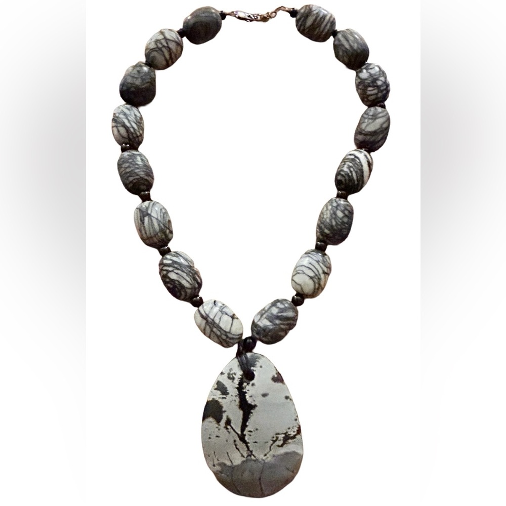18” Gray Natural Stone Necklace With Veining 2” Tear Drop Stone